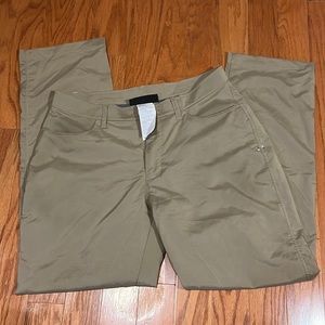 Under Armour 34x32 golf khakis